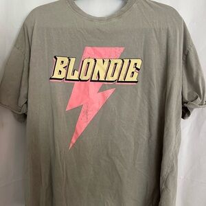 Blondie Graphic T-Shirt in Gray and Pink